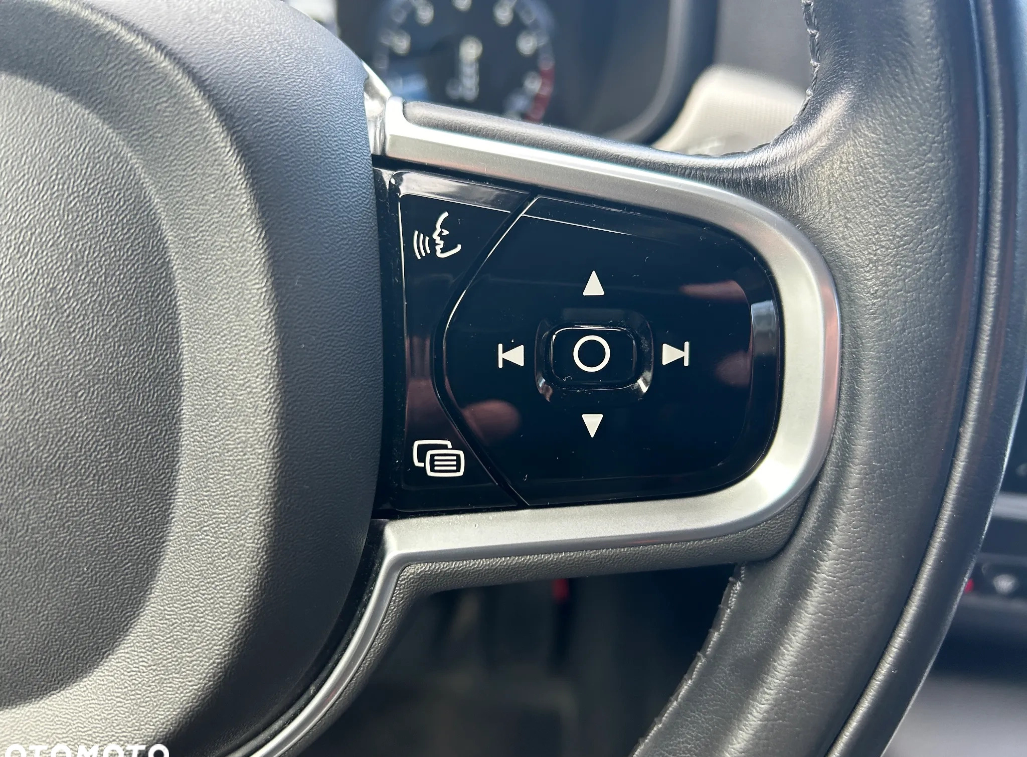 Volvo V90 Cross Country cena 142677 przebieg: 160000, rok produkcji 2019 z Kielce małe 596